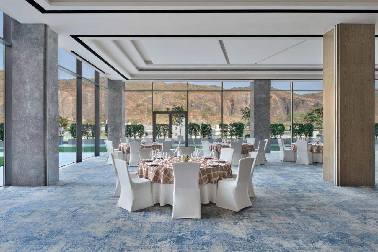 Marriott Executive Apartments นาวีมุมไบ ภายนอก รูปภาพ